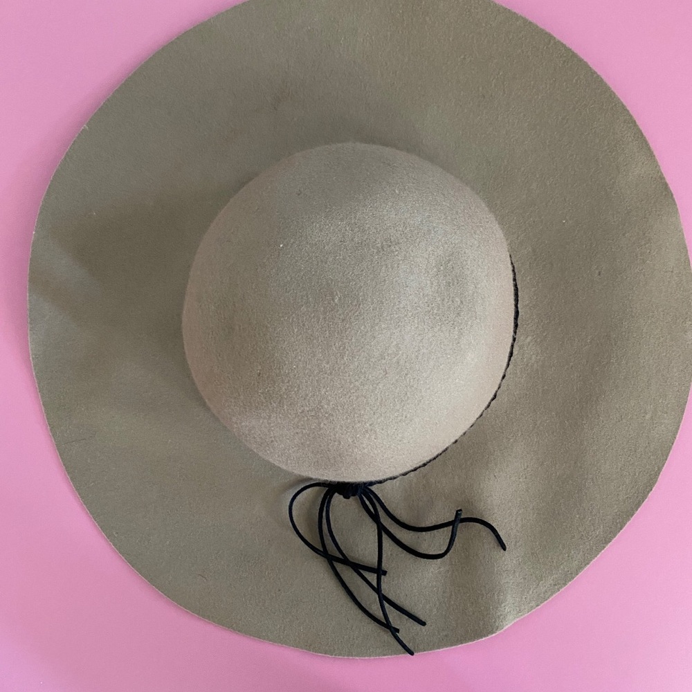 H&M floppy hat! - Picture 3 of 3